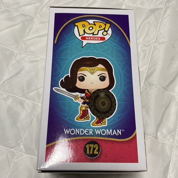Wonder Woman Funko Pop - Picture 6 of 6